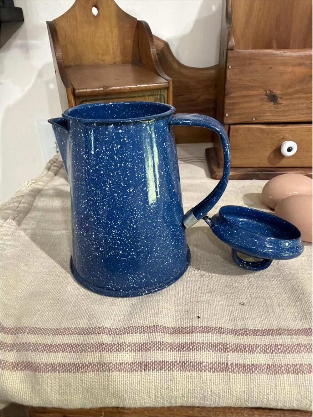 VTG Blue White Speckled Enamelware Coffee Pot Lid Country Farm Camp Hike 2 Cup - Picture 4 of 9